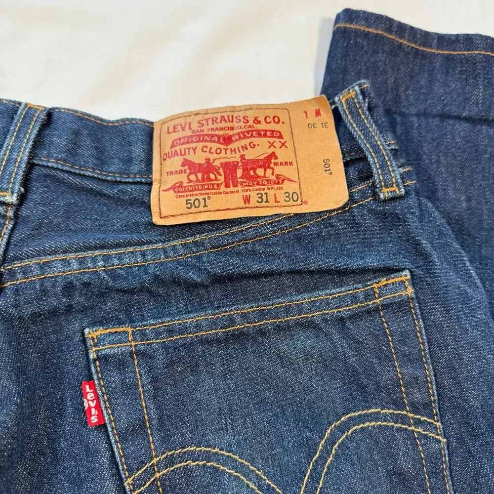 Levi's 501 Jeans Mens 31x30 Dark Wash Button Fly Straight Leg 100% Cotton